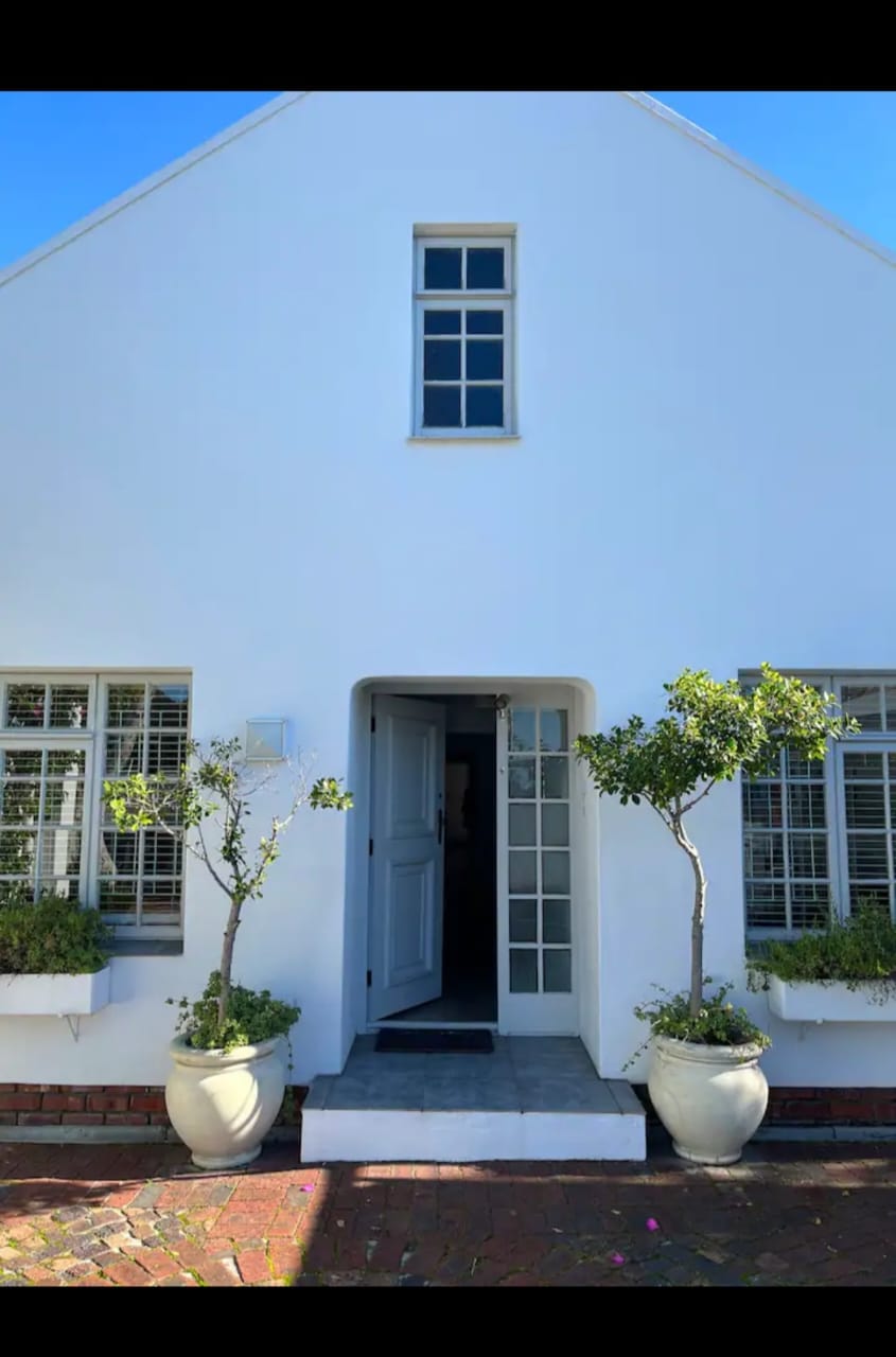 To Let 4 Bedroom Property for Rent in Rondebosch Western Cape